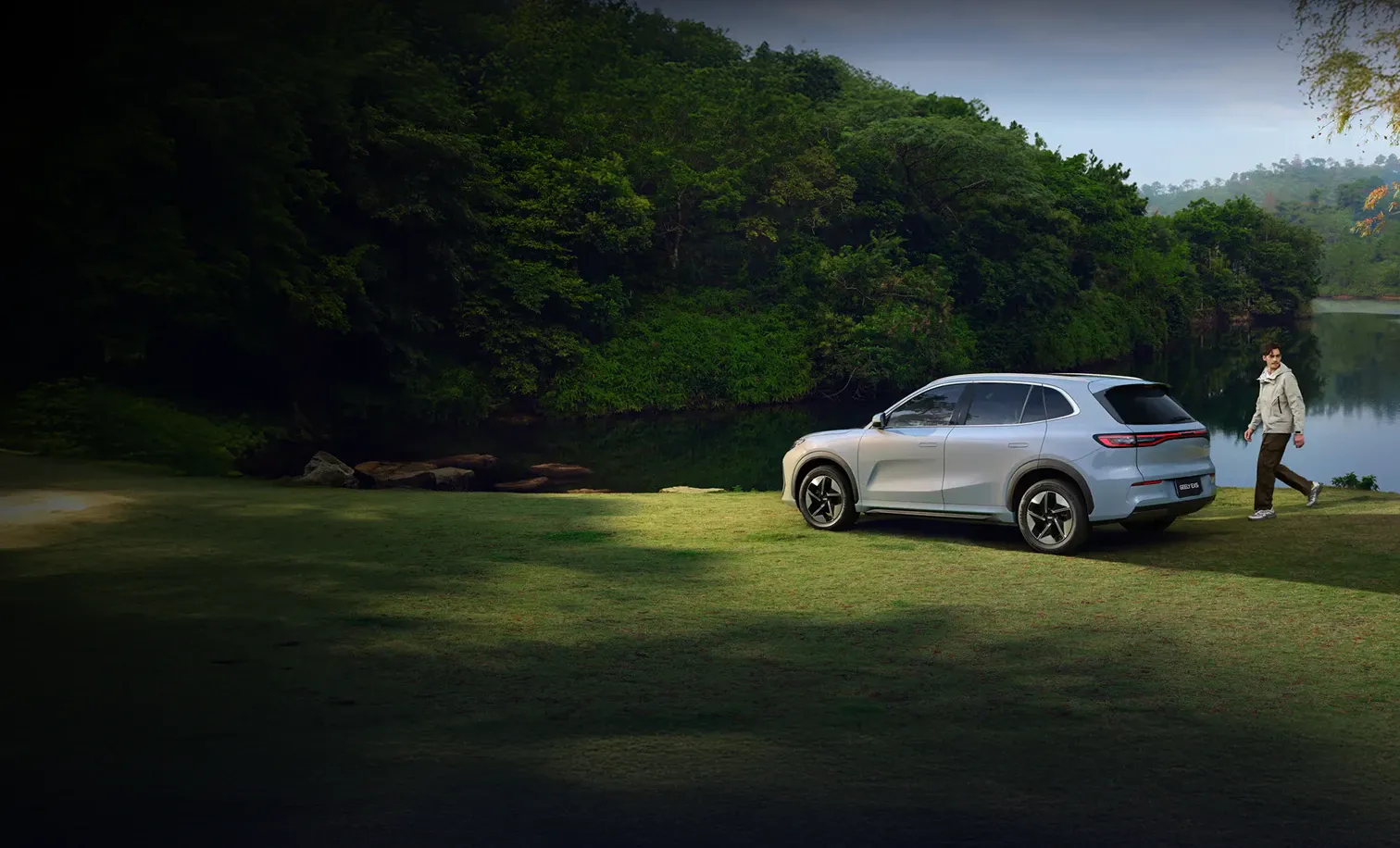 Geely EX5 en el bosque